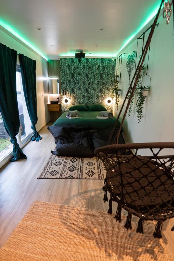 Capsule Thailande I Sauna I Balneo I Console I Jeux En Bois I Cinema I Cour Interieure Trith-Saint-Leger Luaran gambar