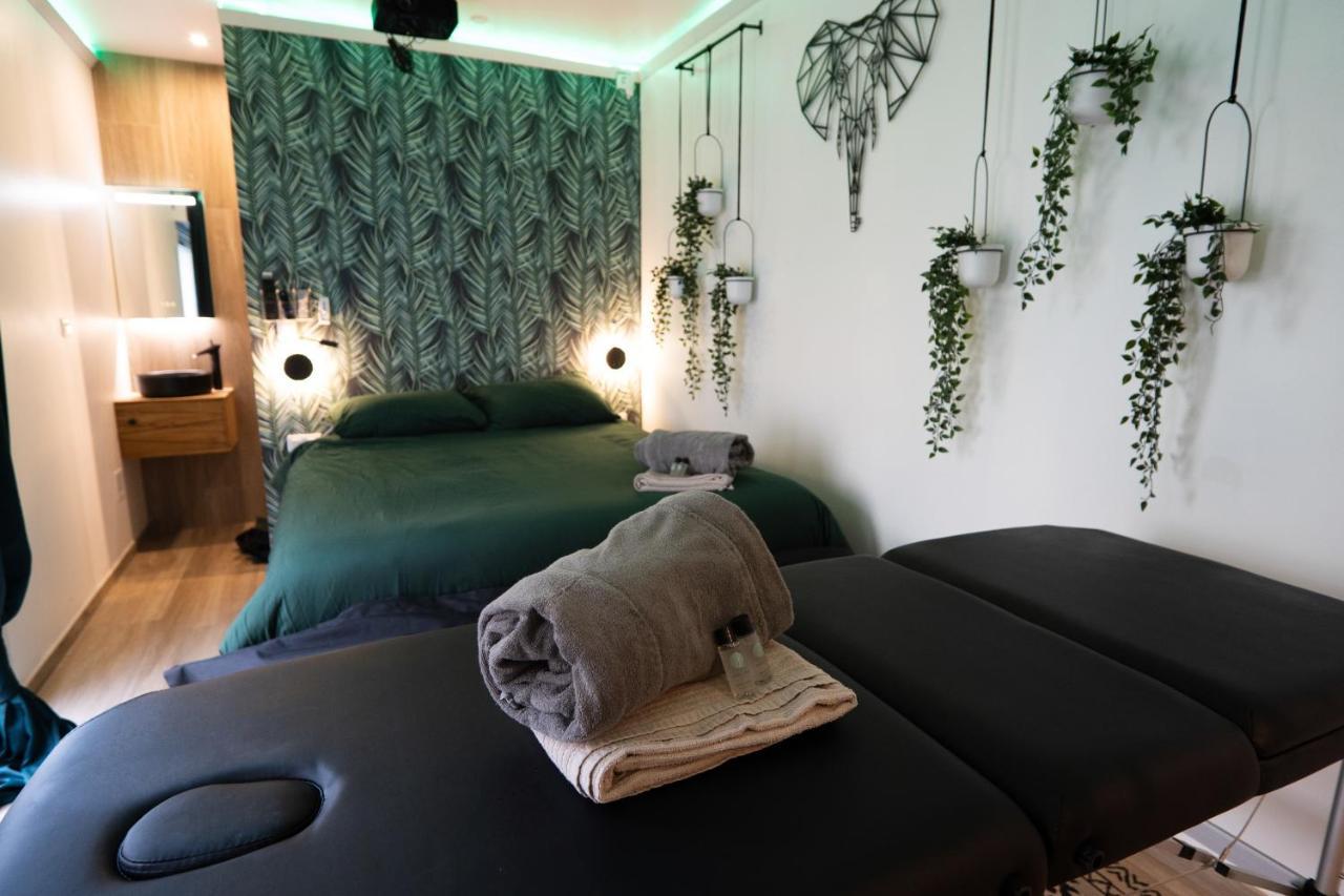 Capsule Thailande I Sauna I Balneo I Console I Jeux En Bois I Cinema I Cour Interieure Trith-Saint-Leger Luaran gambar