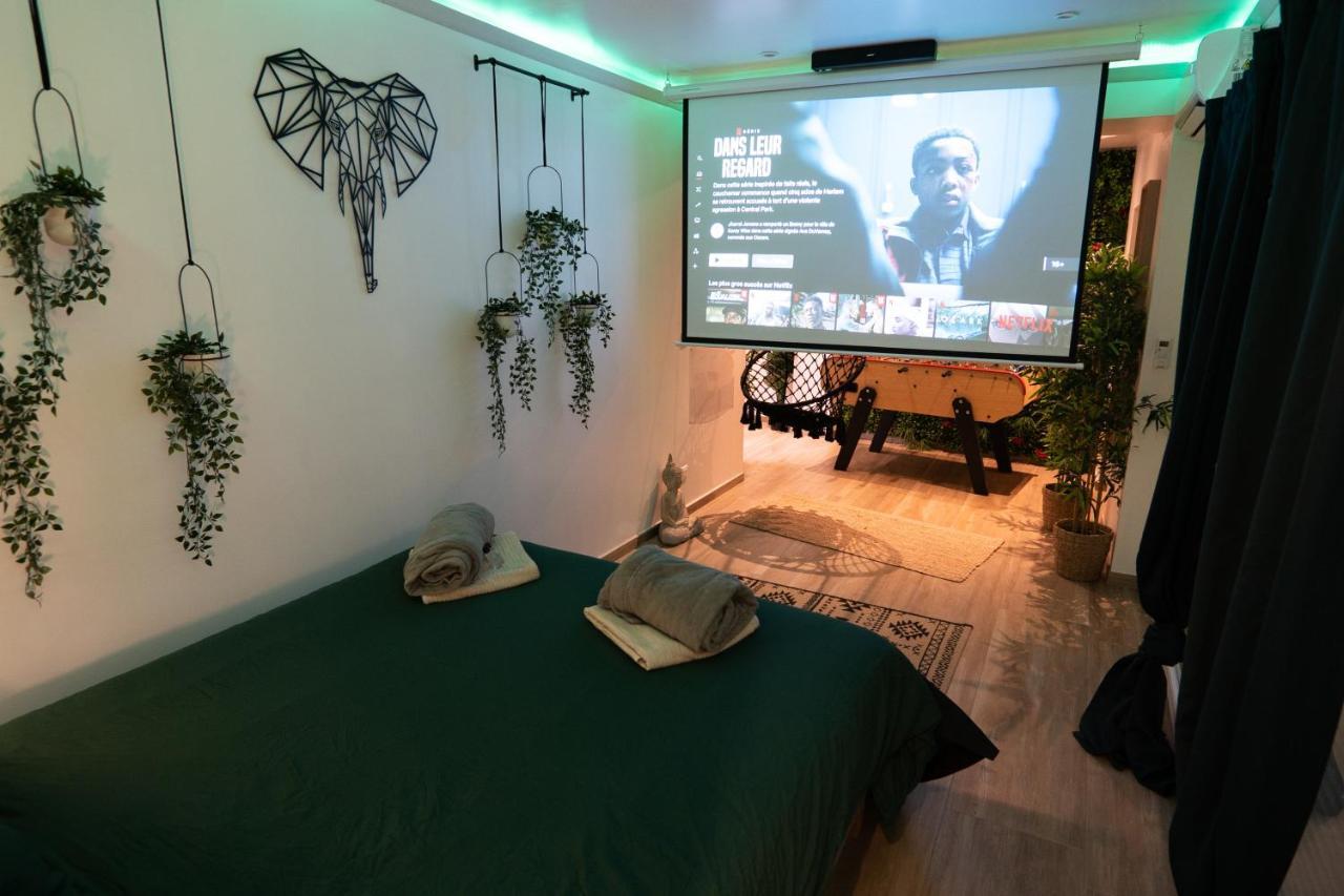 Capsule Thailande I Sauna I Balneo I Console I Jeux En Bois I Cinema I Cour Interieure Trith-Saint-Leger Luaran gambar