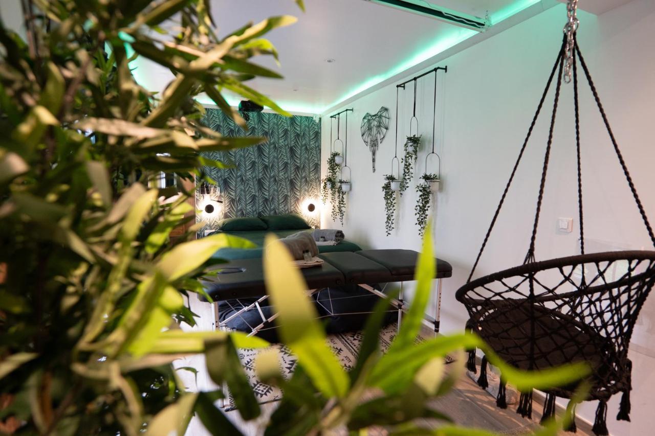 Capsule Thailande I Sauna I Balneo I Console I Jeux En Bois I Cinema I Cour Interieure Trith-Saint-Leger Luaran gambar
