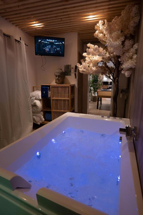 Capsule Thailande I Sauna I Balneo I Console I Jeux En Bois I Cinema I Cour Interieure Trith-Saint-Leger Luaran gambar