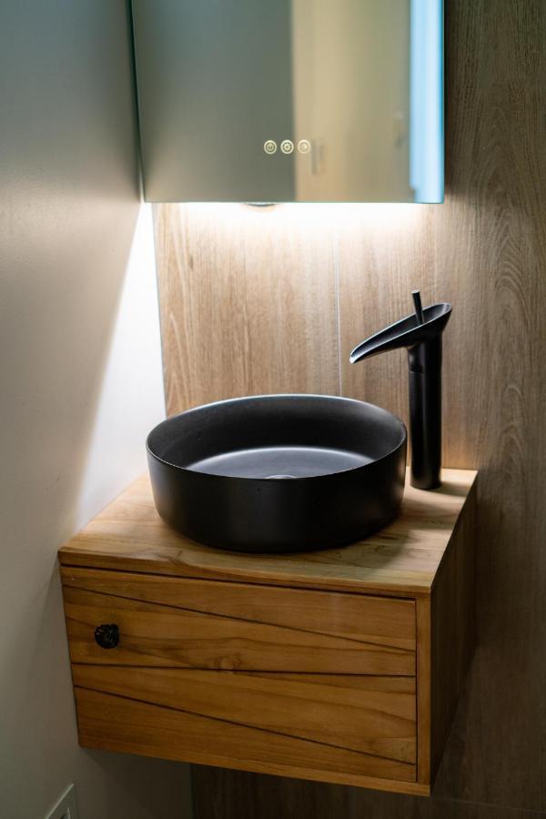 Capsule Thailande I Sauna I Balneo I Console I Jeux En Bois I Cinema I Cour Interieure Trith-Saint-Leger Luaran gambar