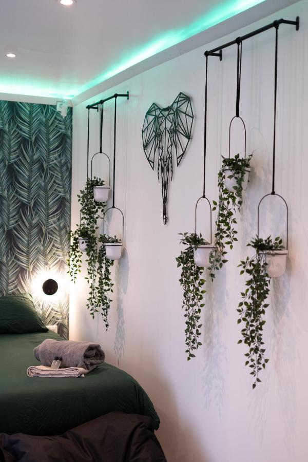 Capsule Thailande I Sauna I Balneo I Console I Jeux En Bois I Cinema I Cour Interieure Trith-Saint-Leger Luaran gambar