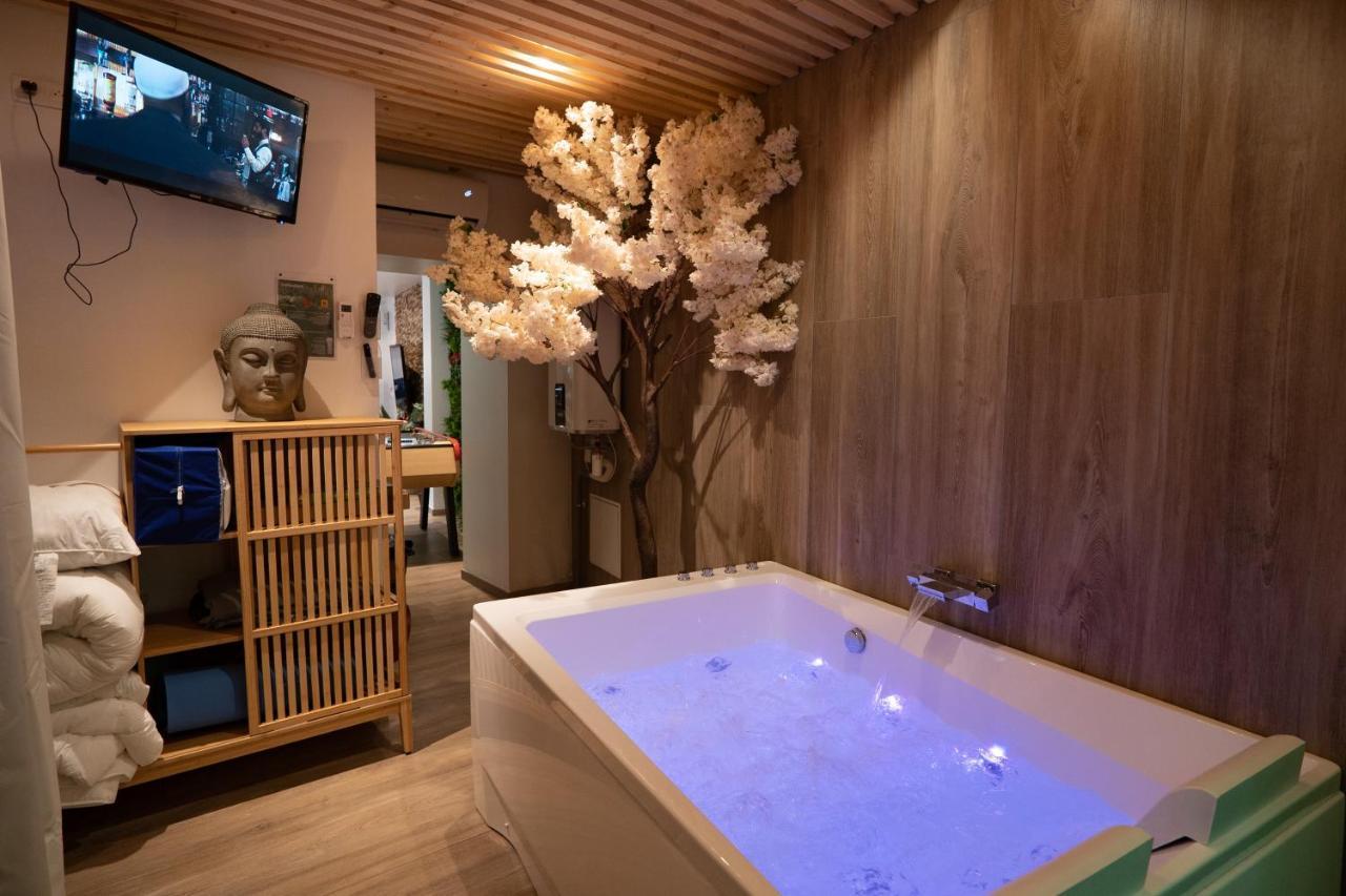 Capsule Thailande I Sauna I Balneo I Console I Jeux En Bois I Cinema I Cour Interieure Trith-Saint-Leger Luaran gambar
