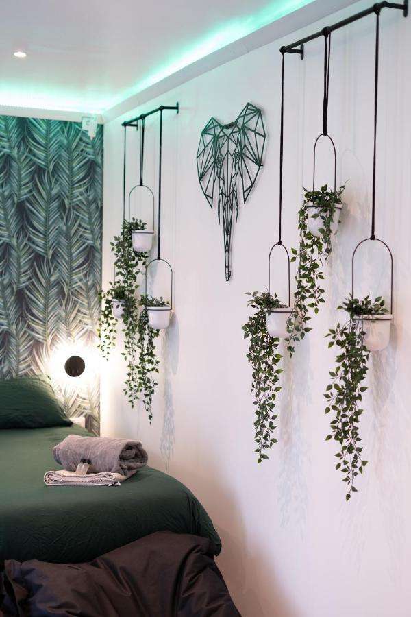 Capsule Thailande I Sauna I Balneo I Console I Jeux En Bois I Cinema I Cour Interieure Trith-Saint-Leger Luaran gambar
